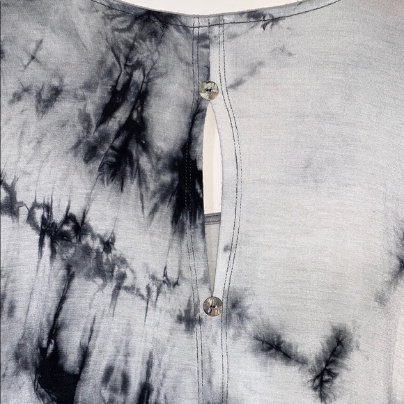 White and Black Tie Dye Tank Top - Picture 6 of 7